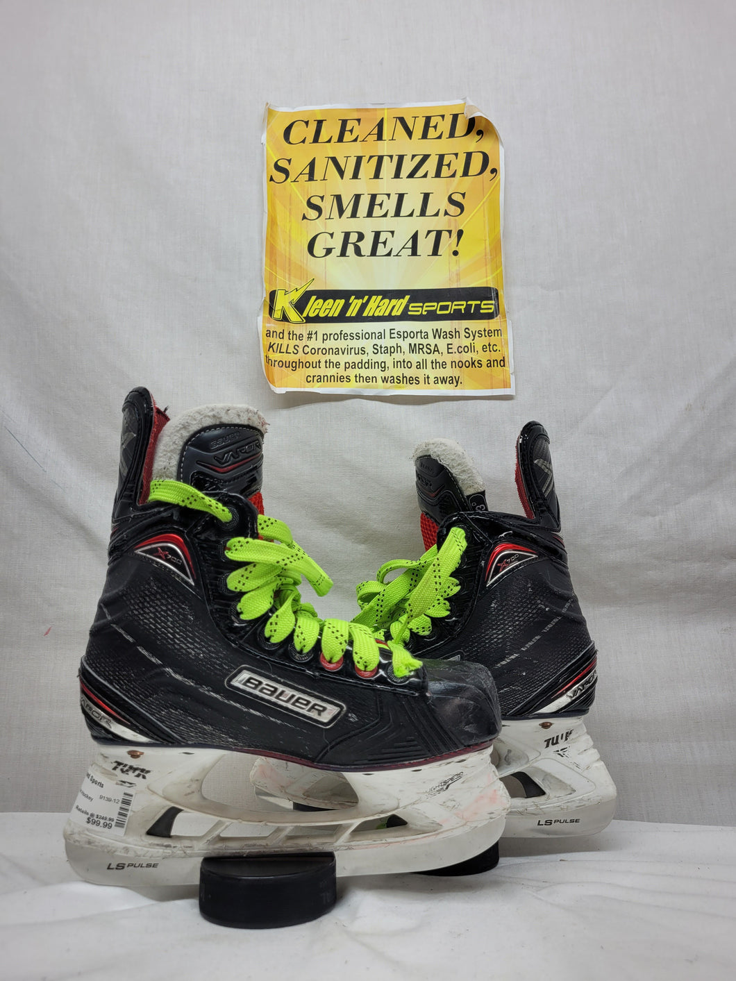 Used Bauer Vapor X700 Size 3 D Ice Hockey Skates
