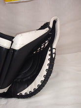 Used Bauer Supreme Junior Reg (Lt Hand) Sz Jr Black White Goalie Catcher