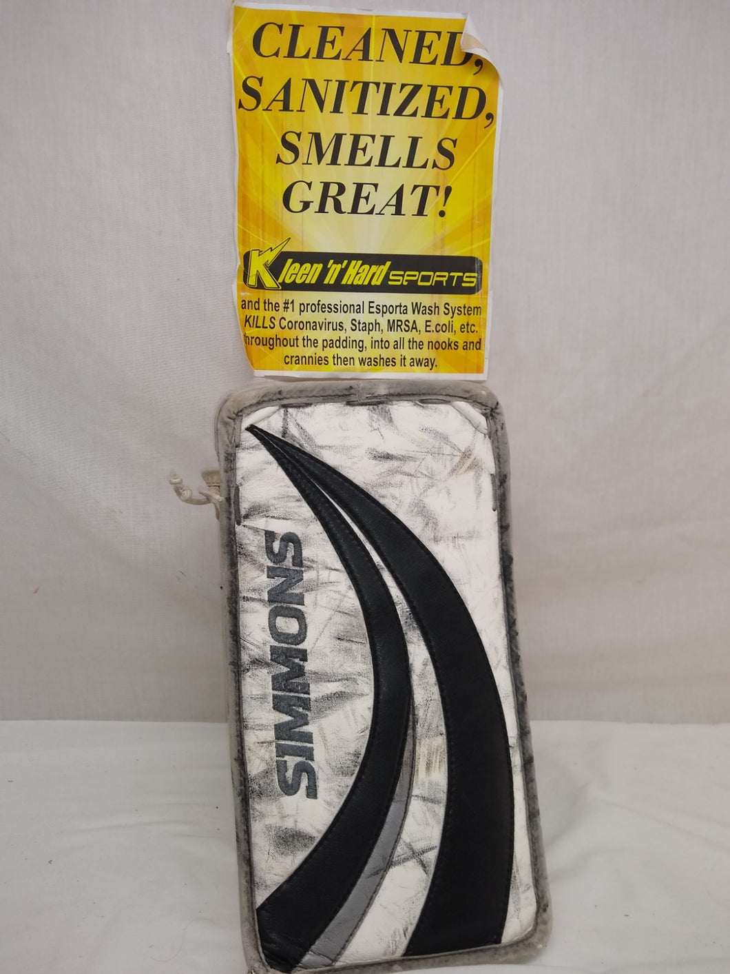 Used Simmons 995 Pro Series Size Sr Reg (Rt Hand) White/Black Goalie Blocker