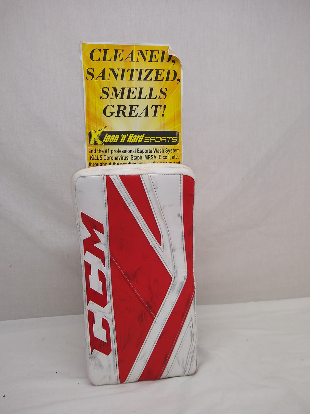 Used CCM P2.9 Size Int Reg (Rt Hand) Red-White Ice Hockey Goalie Blocker