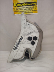 Used Vaughn Velocity VE8 XFP Size Jr Right White Ice Hockey Goalie Blocker