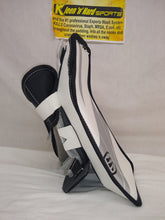 New Warrior R/G7 Size Yth Reg (Rt Hand) White/Black Hockey Goalie Goalie Blocker