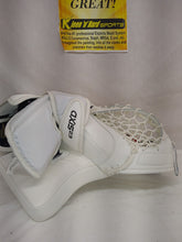 New CCM AXIS 2.9 Reg (Lt Hand) Sz Sr White Ice Hockey Goalie Catcher